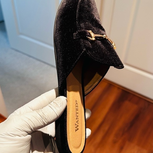 Wanted Ladies Suede Horse Bit Mules. - Picture 4 of 7